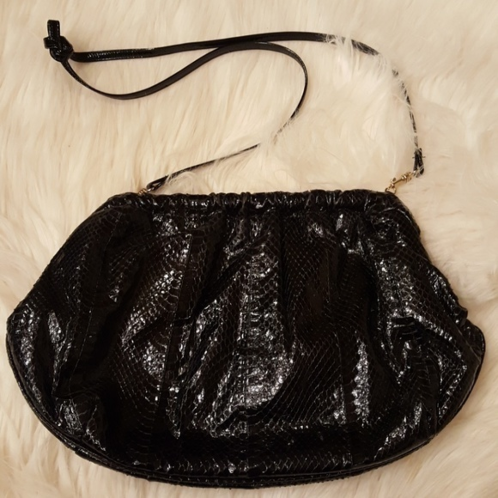 J. RENEE BLACK SNAKE VINTAGE SHOULDER BAG